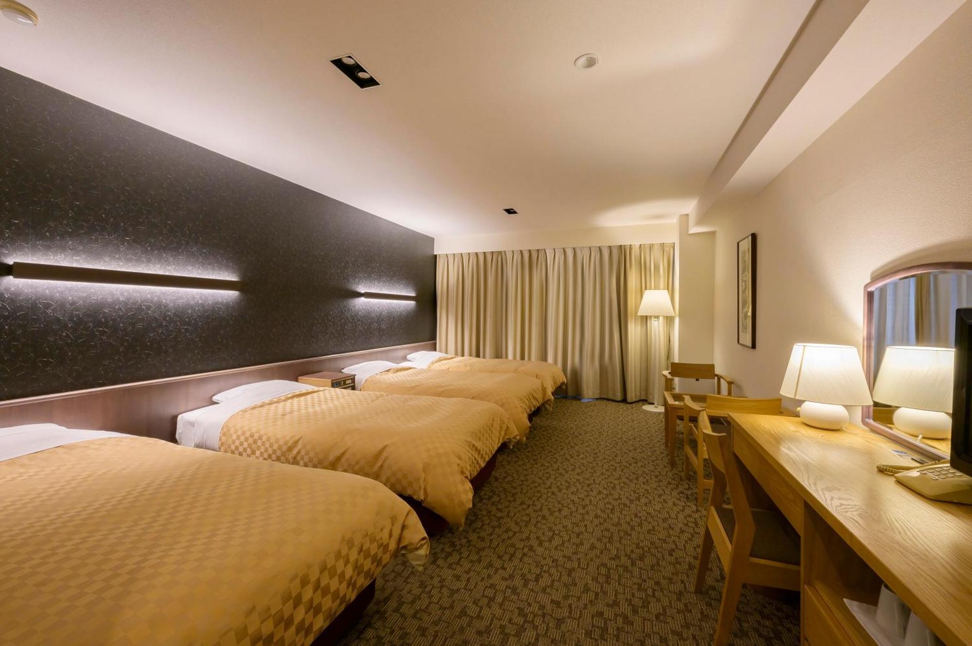 Hotel Edel Warme NakaNakafurano Extérieur photo